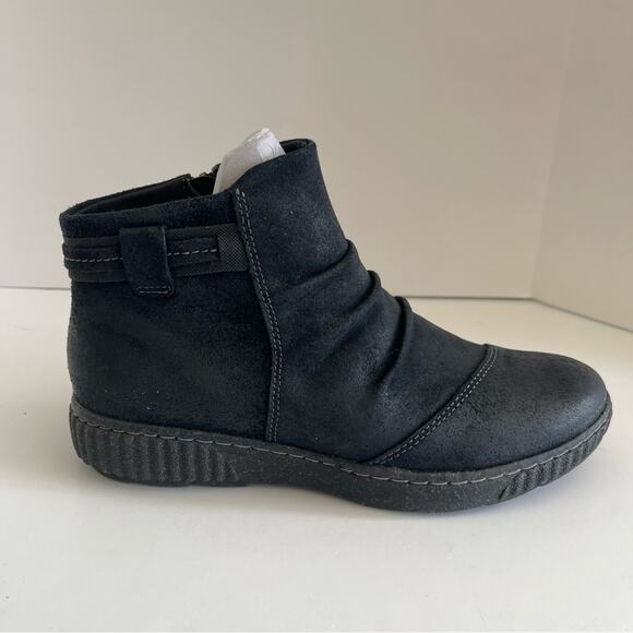 Clarks Suede Ankle Boots Black Booties - Picture 12 of 16